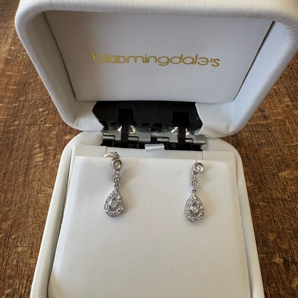 Bloomingdale's Dazzling Silver Diamond Drop Earrings